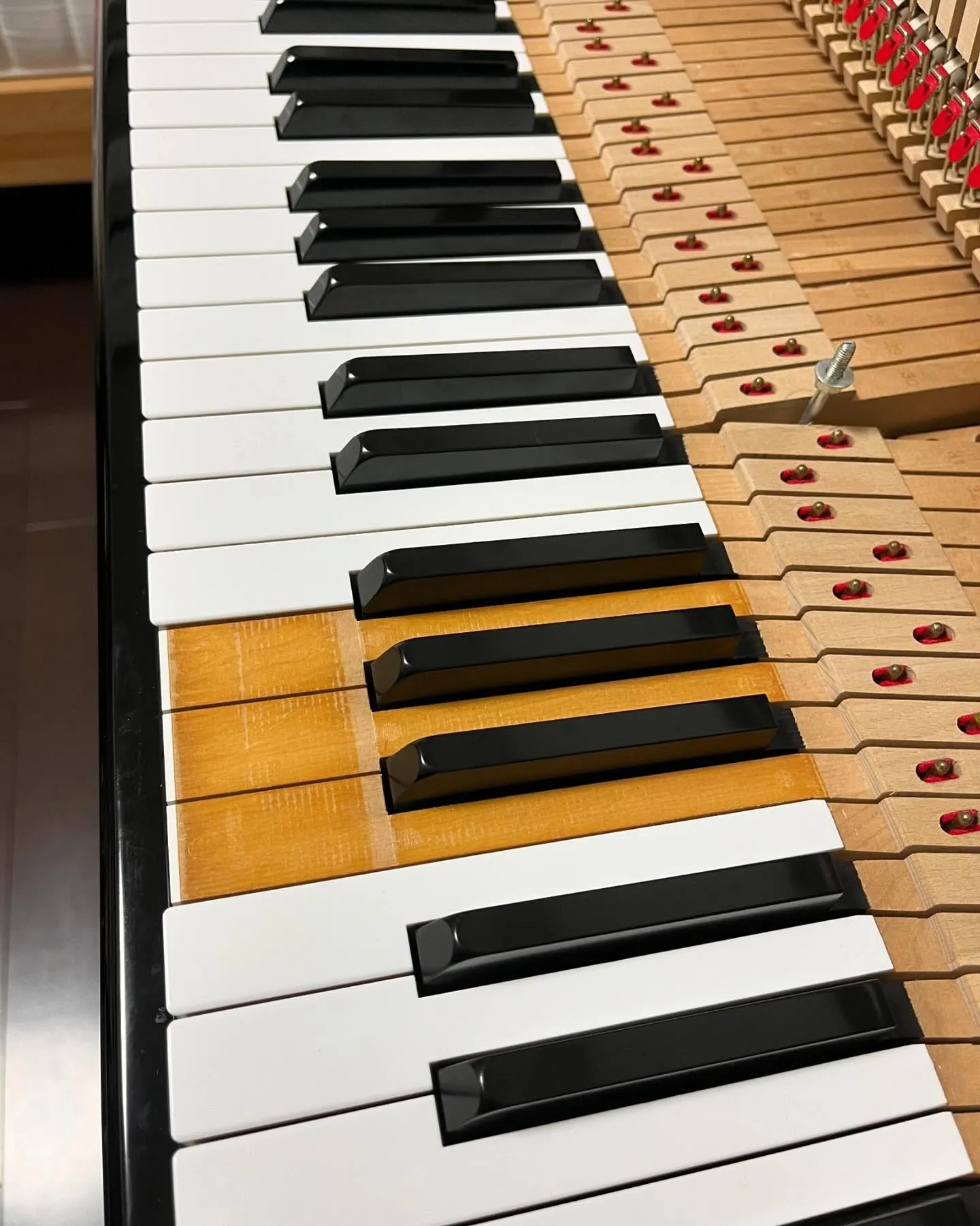 【ピアノ修理】鍵盤剥がれ