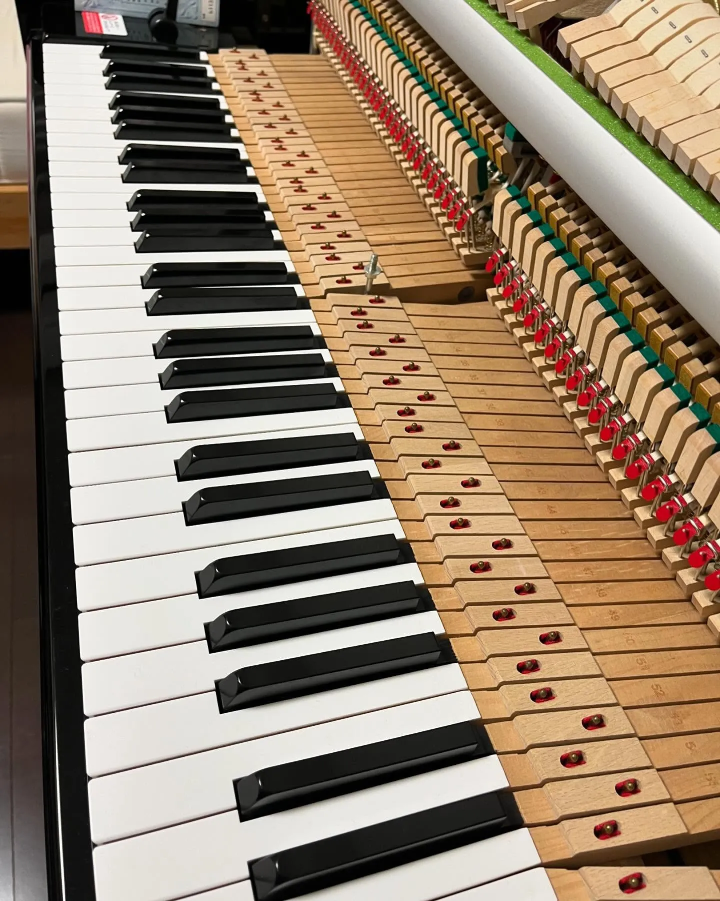 【ピアノ修理】鍵盤剥がれ