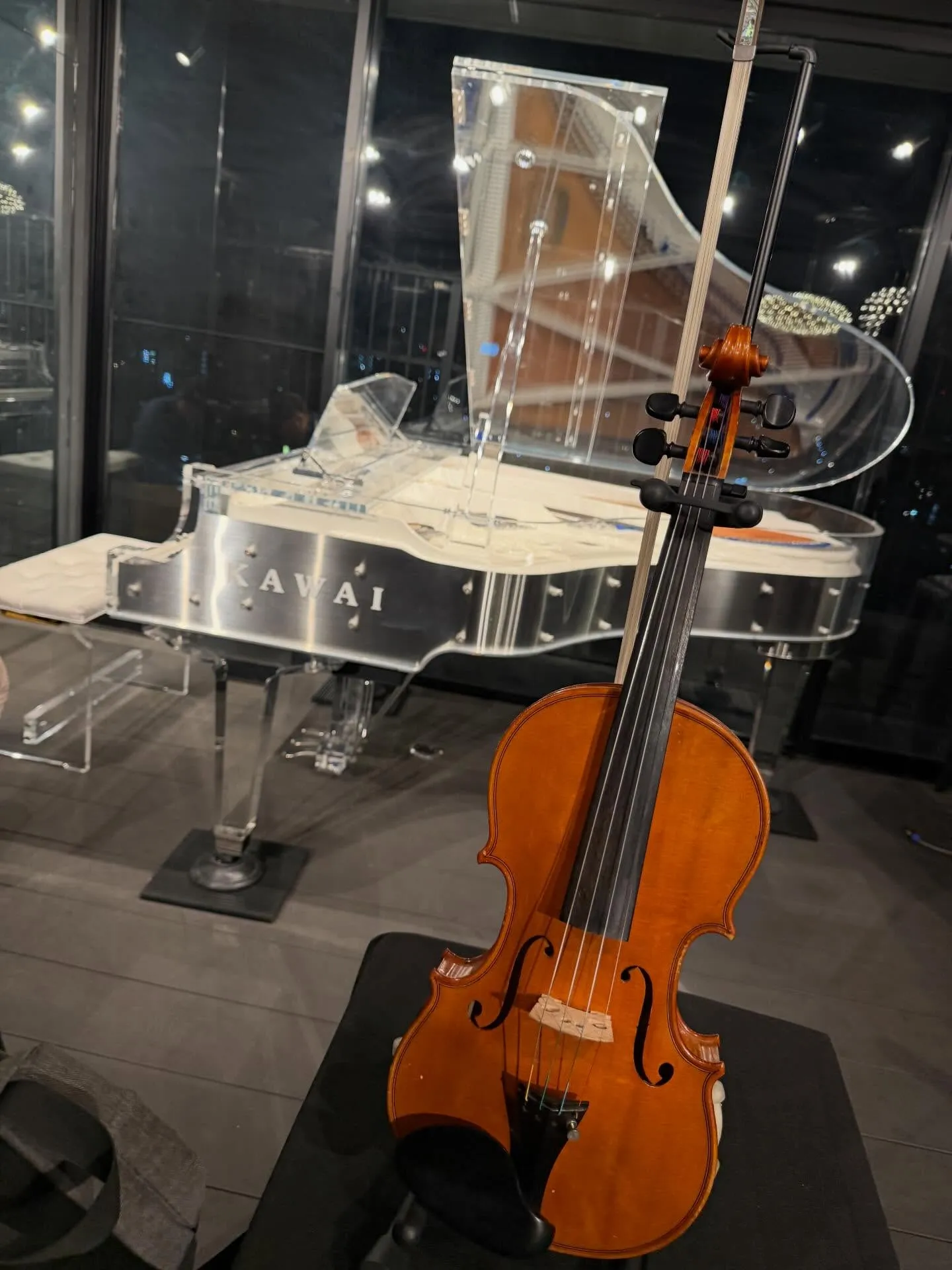 クリスタルグランドピアノとバレンタイン会