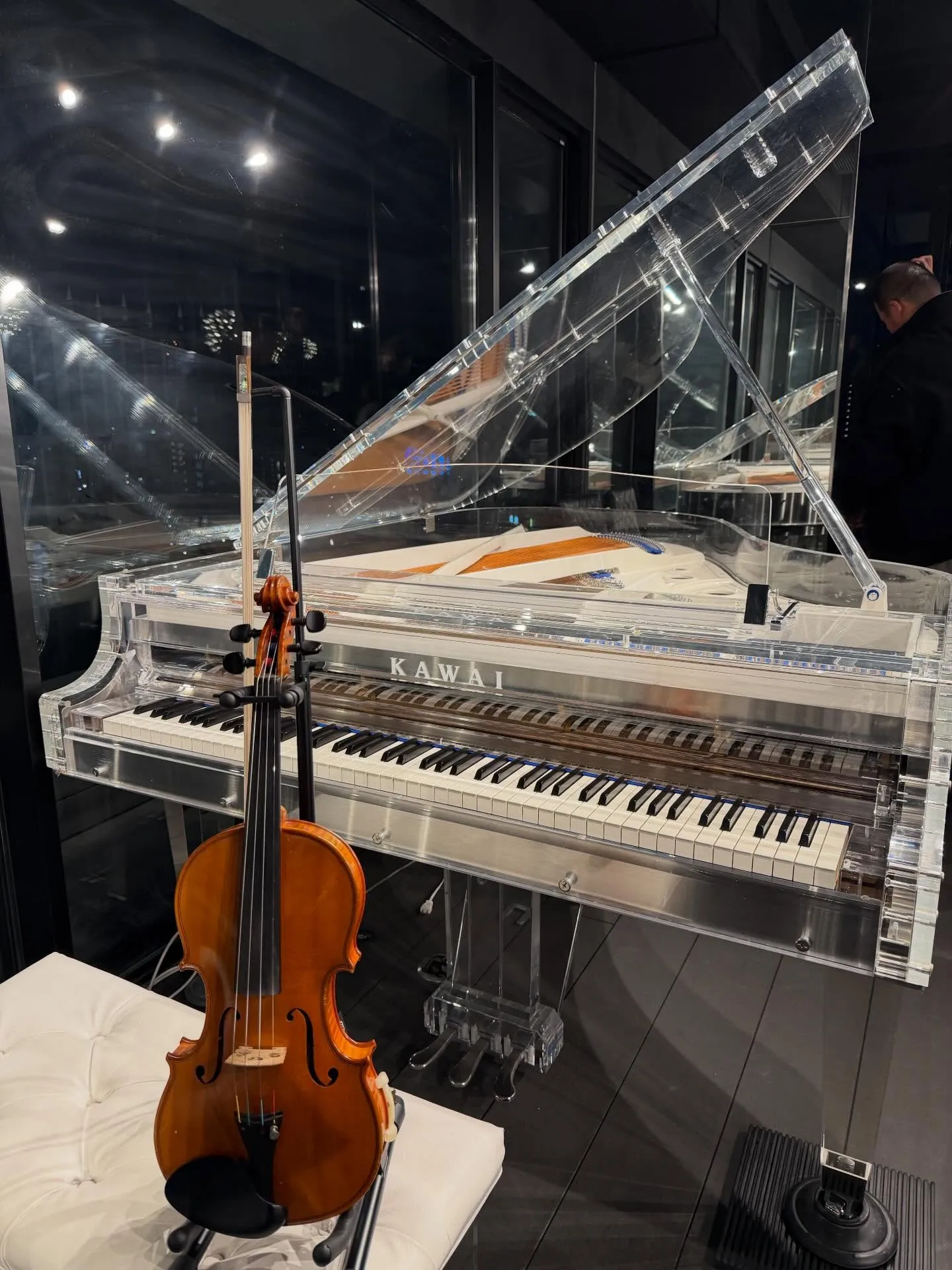 クリスタルグランドピアノとバレンタイン会