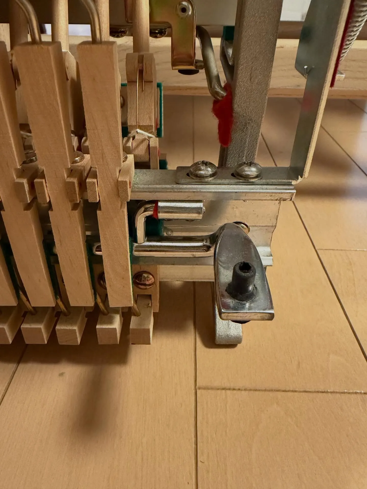 ダンパーロットヒンジ破損修理