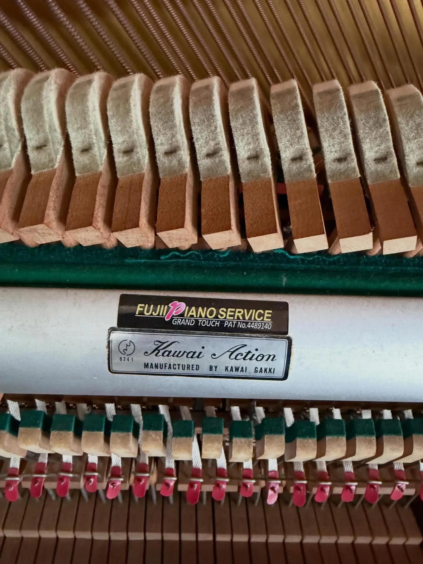 古いアップライトピアノにグランフィールか新しいアップライトピ...