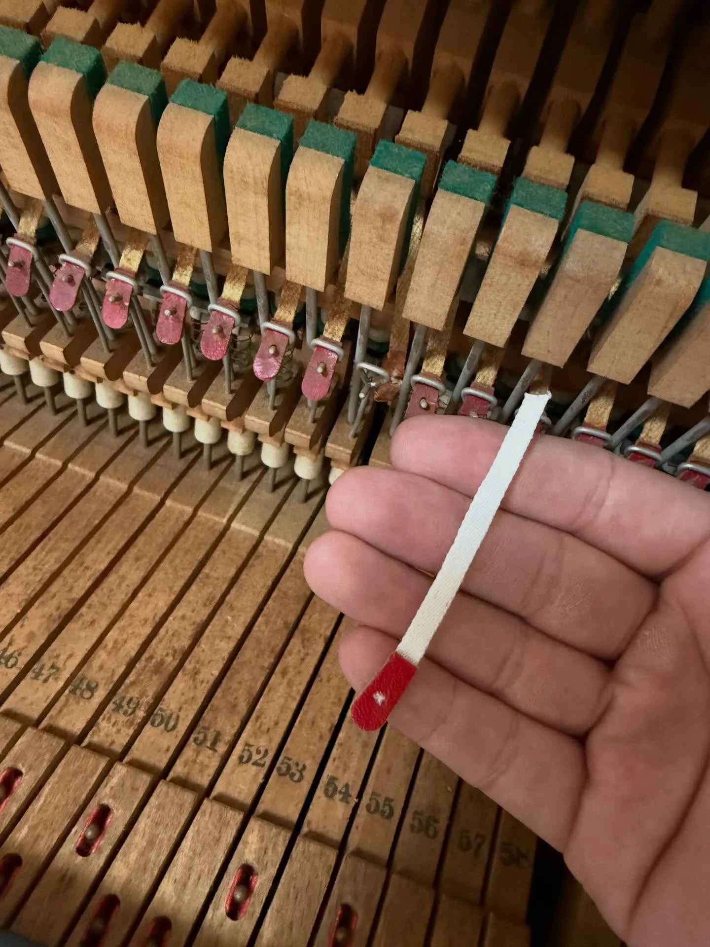 【ピアノ修理】まずはパーツを揃え整える所から