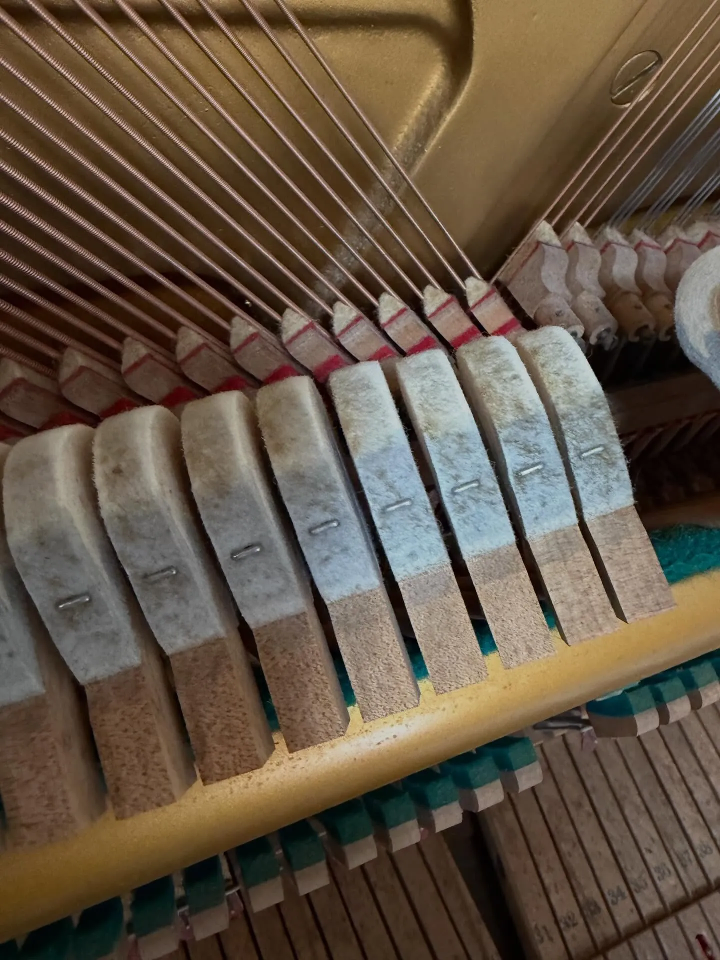 【ピアノ修理】まずはパーツを揃え整える所から